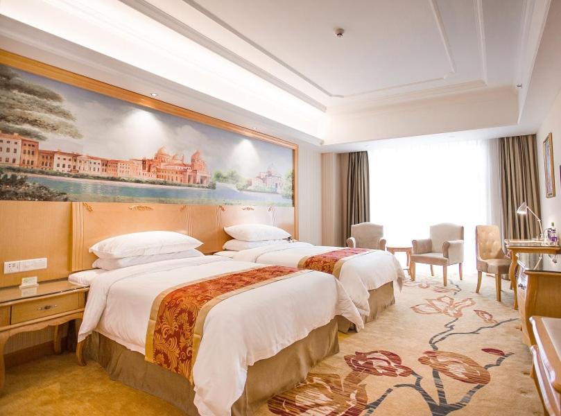 Vienna International Hotel Hangzhou South Railway Station Bagian luar foto